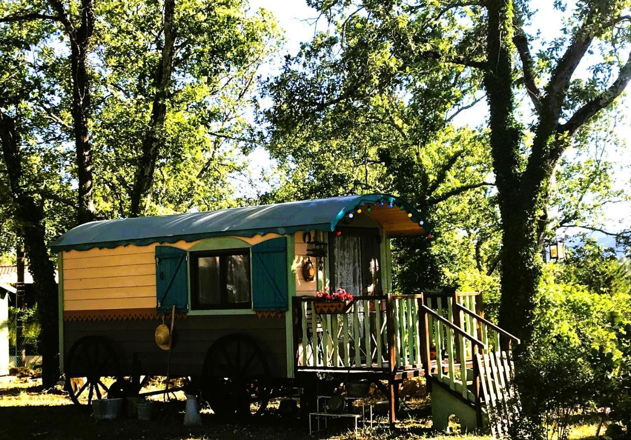 Saint-Paul-en-Forêt "La Brindille" Roulotte Tzigane De Charme Hebergement Insolite מראה חיצוני תמונה